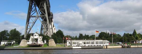 Hochbrücke, Schwebefähre und Schiffsbegrüssungsanlage in Rendsburg